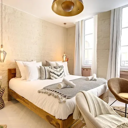 The Charming Luxembourg Garden Appartement